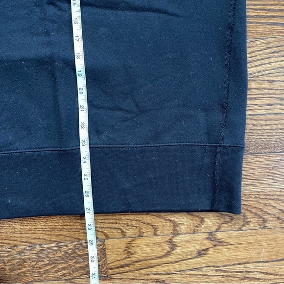 Todd Snyder Midweight French Terry Pocket Sweatshirt in Black - Picture 5 of 5